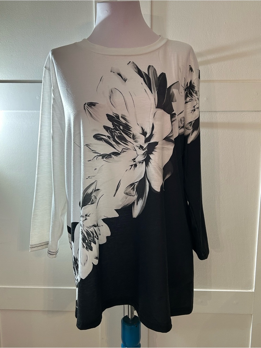 Black & White Floral 3/4 Sleeve Tunic XL